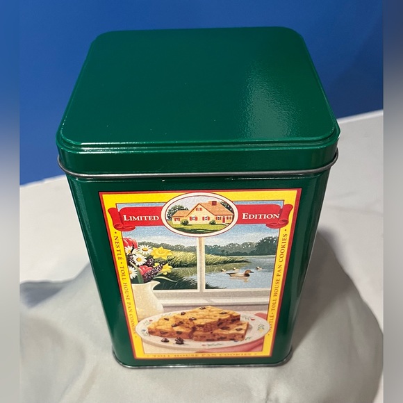 Vintage Limited Edition Nestle Toll House Collectible Cookie Tin - Picture 4 of 8